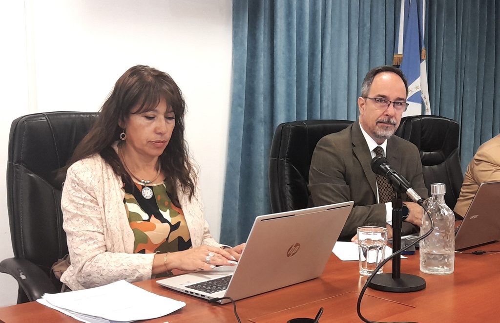 Foto de jueza de impugnación Liliana Deiub y juez de impugnación Andrés Repetto