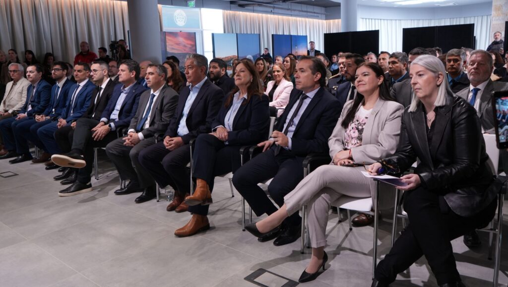 Autoridades provinciales y municipales en el acto de inauguración del Laboratorio toxicológico